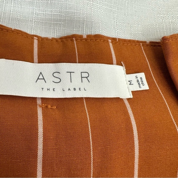 ASTR The Label size Medium Neo Rust High Waist Pleated Pinstripe Crop Pants - Picture 9 of 13